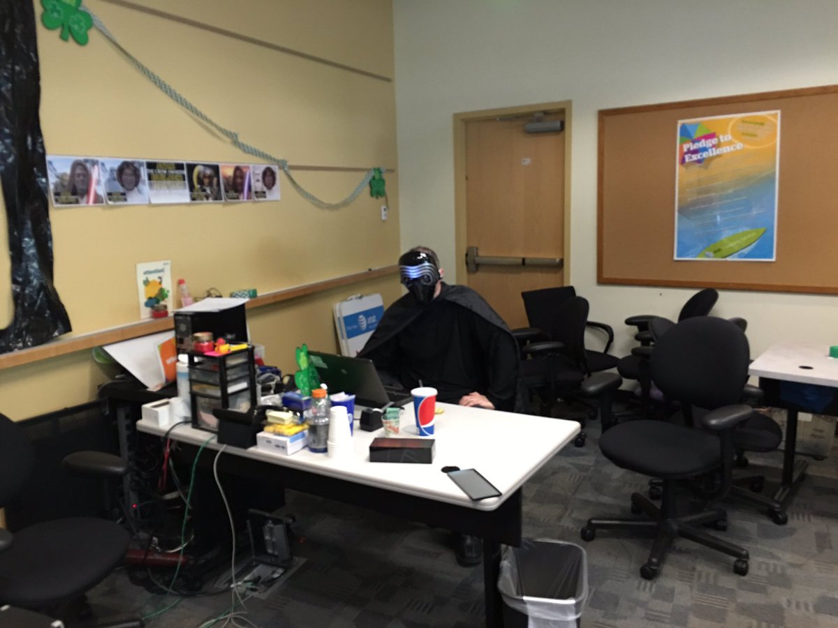 peter_ronbeck's tweet photo. Kylo-James the Crow staying up to date!
#StarBuilder #BothellPride https://t.co/Lg9RDTYe1M