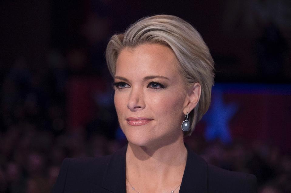 YahooNews's tweet photo. GOP presidential candidate Donald Trump repeatedly attacks Fox anchor Megyn Kelly on Twitter https://t.co/RGJm7Fi8no https://t.co/OsLd54iK04