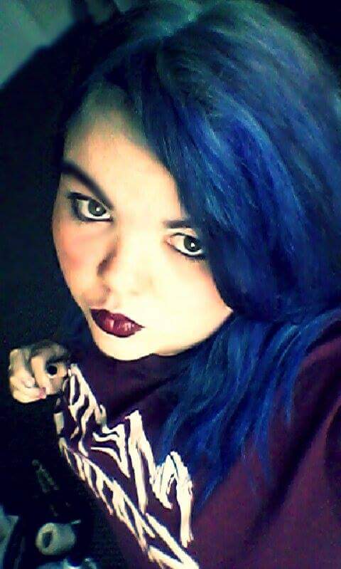 immalilteapott's tweet photo. Hello blue hair, I can't wait until you're finished tommorow! You'll look amazing xx https://t.co/acxny8laYX