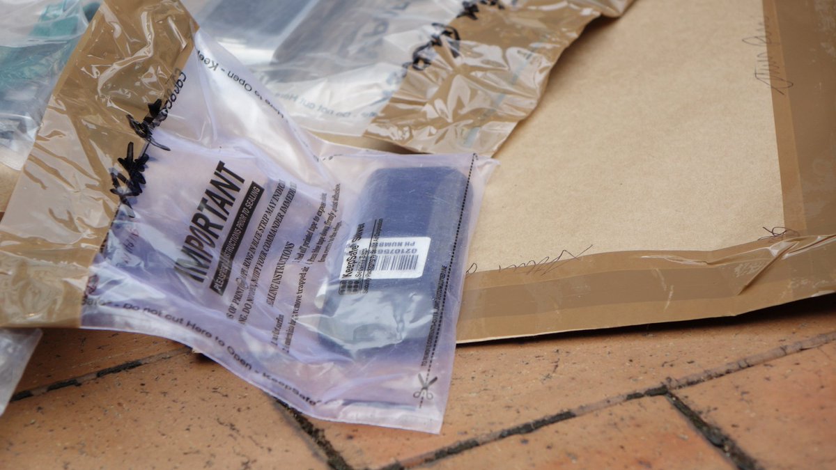 More from outside court - Hager with his belongings back <a href="/rnz_news/">RNZ News</a>