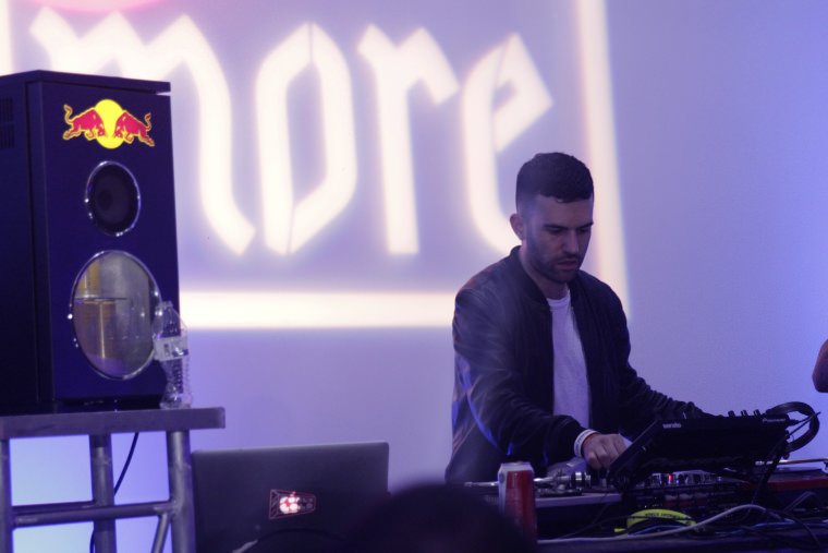 .<a href="/illroots/">illroots</a> easily have the coolest after-hours party at SXSW. thefader.com/2015/03/21/ill…