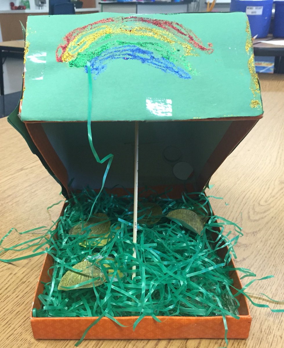 Loriiperez's tweet photo. Engineering at work in 1st grade! #STEM #StPatricksDay https://t.co/B1NvVFsBhZ