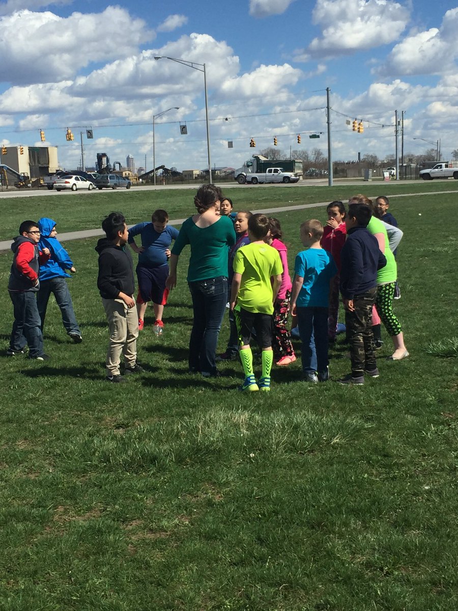 MrsKeyler's tweet photo. Thank you Miss Harper for spending your spring break with us! Room 15 will miss her dearly! #CUtheReturn #room15fam https://t.co/M7L18abYS8