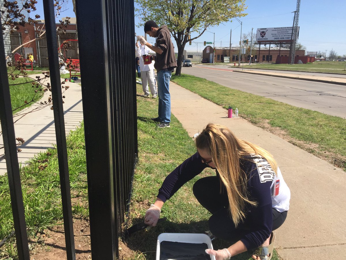 BYAdenton's tweet photo. Spent the day serving at City Rescue Mission with their day care & painting! #fuseokc #fusemissions https://t.co/uR7qC1i41V