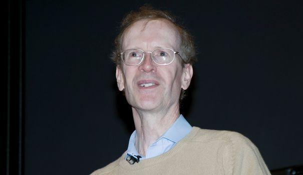 LEXPRESS's tweet photo. Un prof de maths gagne 620 000 euros pour avoir résolu un problème vieux de 300 ans https://t.co/6OI80lx3Ks https://t.co/MERbCjjE5R