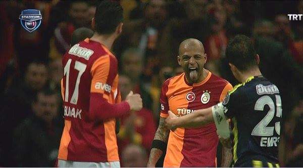 sariyargs's tweet photo. we missed you so muchhh ❤💛 @_felipemelo_ https://t.co/2fpC4z20Pu