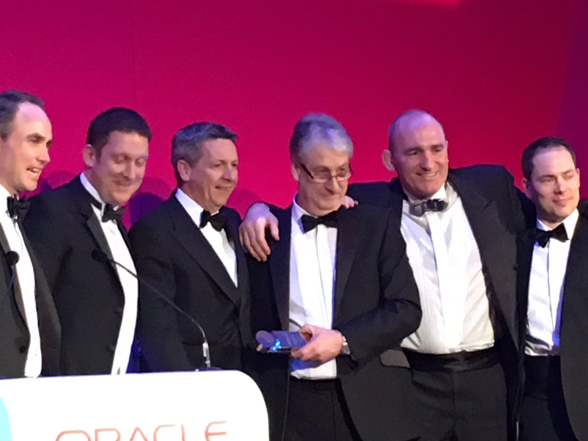 fionaemartin's tweet photo. Winners! #KPMG win #oracle UK consulting Partner of the Year! #OracleAwards16 https://t.co/GuzbYGbpUv