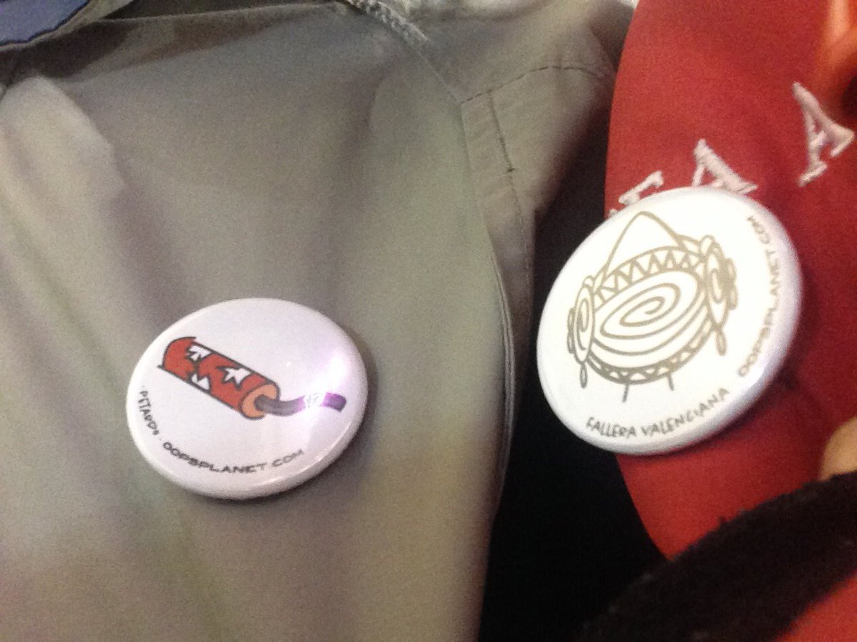 Lluisgisbert's tweet image. Ja tenim les xapetes de @oopsplanet_com #falles2016 #FallesUNESCO