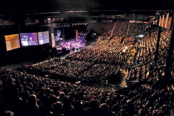 LaliEspositoBAO's tweet photo. Pensar que todo empezó en el Teatro Opera y termina en un estadio como el Luna Park! 🎊🎉🎶@laliespos https://t.co/C3IFUgNpE9