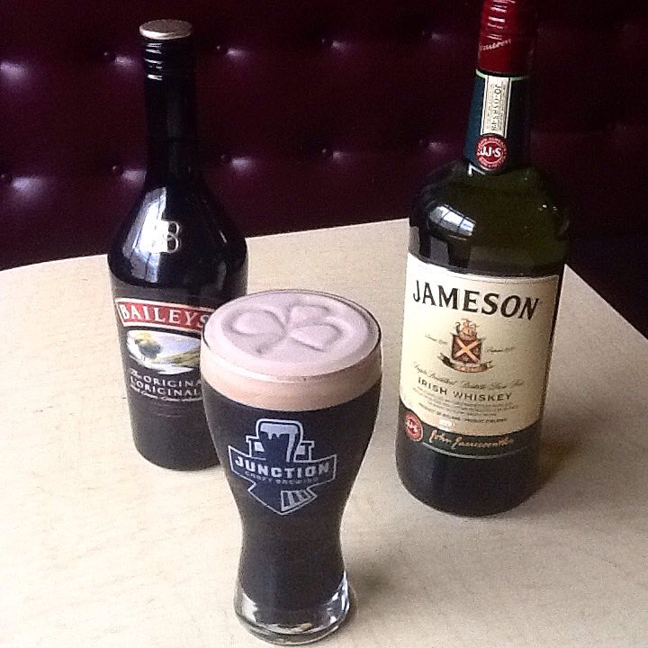 thepaddockTO's tweet image. Happy #StPatricksDay!
@JamesonCanada $4.42
@BaileysOriginal $4.42
@junctioncraft's #stationmaster #stout $5.97