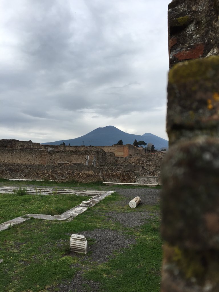 aria_db's tweet photo. Pompeii https://t.co/clGaZDZcRD