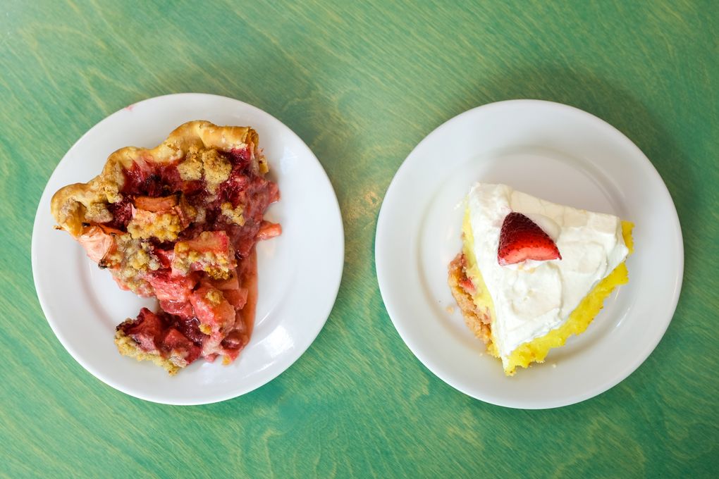 Eater's tweet photo. There’s so much good pie in America https://t.co/LZJ1JWQMd2 https://t.co/O4roySM1mh