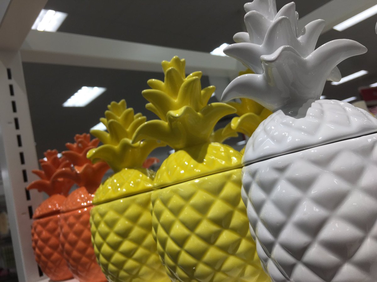 VMAlbertVilla's tweet photo. Summer vibes here at 1869! 🌻🍍😎
#VML #BeBold #SummerNow #1869 https://t.co/Eqyl7C2EYO