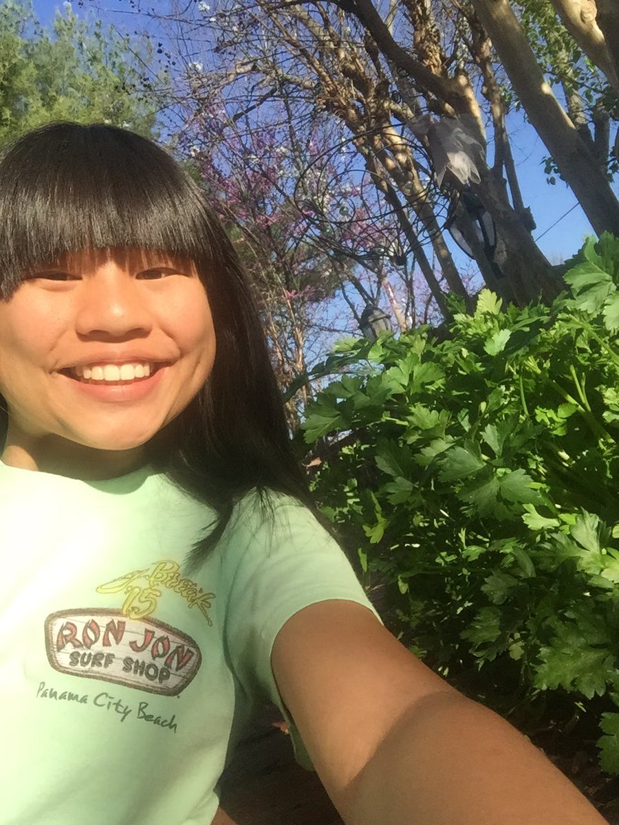 ChefClubBox's tweet photo. Happy St. Patrick's Day from me and my herb garden 🍀 #RemmiCooks #StPatricksDay https://t.co/gMVGF68WVh