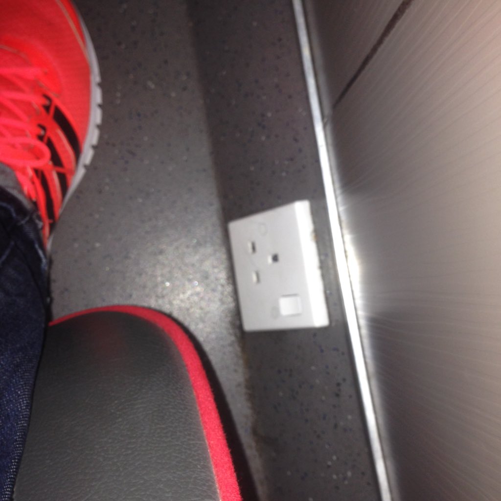 syamilkhairi96's tweet photo. My favorite thing that I always love Sani Express. Have a plug π. #saniexpress #awesome #sanithebest https://t.co/HIO6zGn6H4
