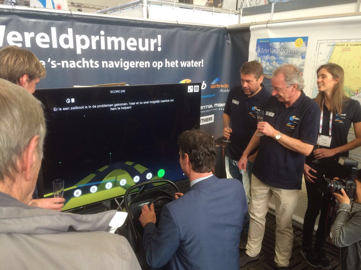 VBWAcademy's tweet image. Première lichtengame op de HISWA met openingstoespraak van HISWA Directeur Geert Dijks een groot succes Stand 2-205