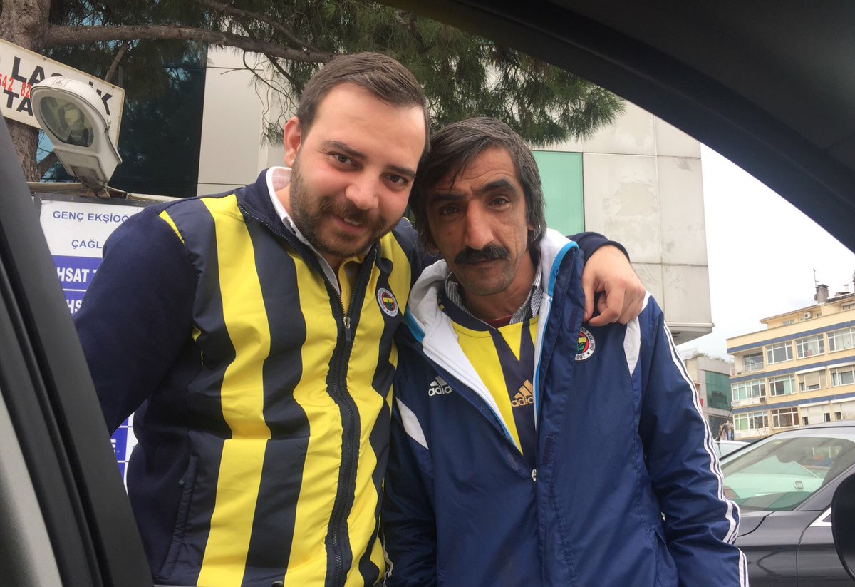 FenerbahceTRBN's tweet photo. Bu ikiliyi İvan bebek ile aynı odaya kitlemek isteyen 10.000 ler olduğuna eminiz ! https://t.co/F5tovQKbBo