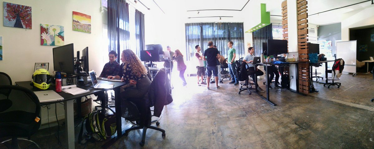 KimKoga's tweet photo. Thursday afternoon @SDLEARN #geekpeoples #coders #bootcamp #codetry https://t.co/CwCJc8V0Q1