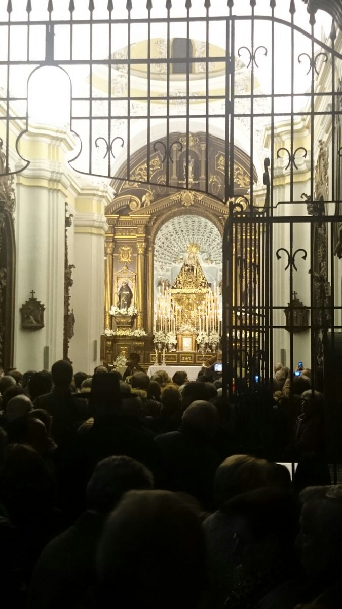 Tu pueblo ya te venera, felicidades Madre, felicidades Córdoba, es Viernes de Dolores