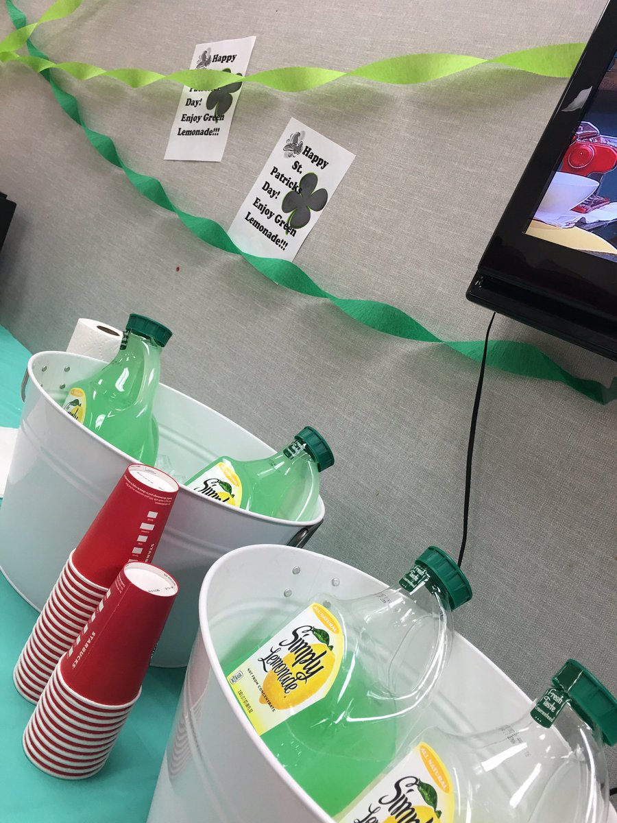 AnnaliseAnardi's tweet photo. Happy St. Patricks Day from T0681!! #sofreshandsogreen https://t.co/Wzs3u593gk