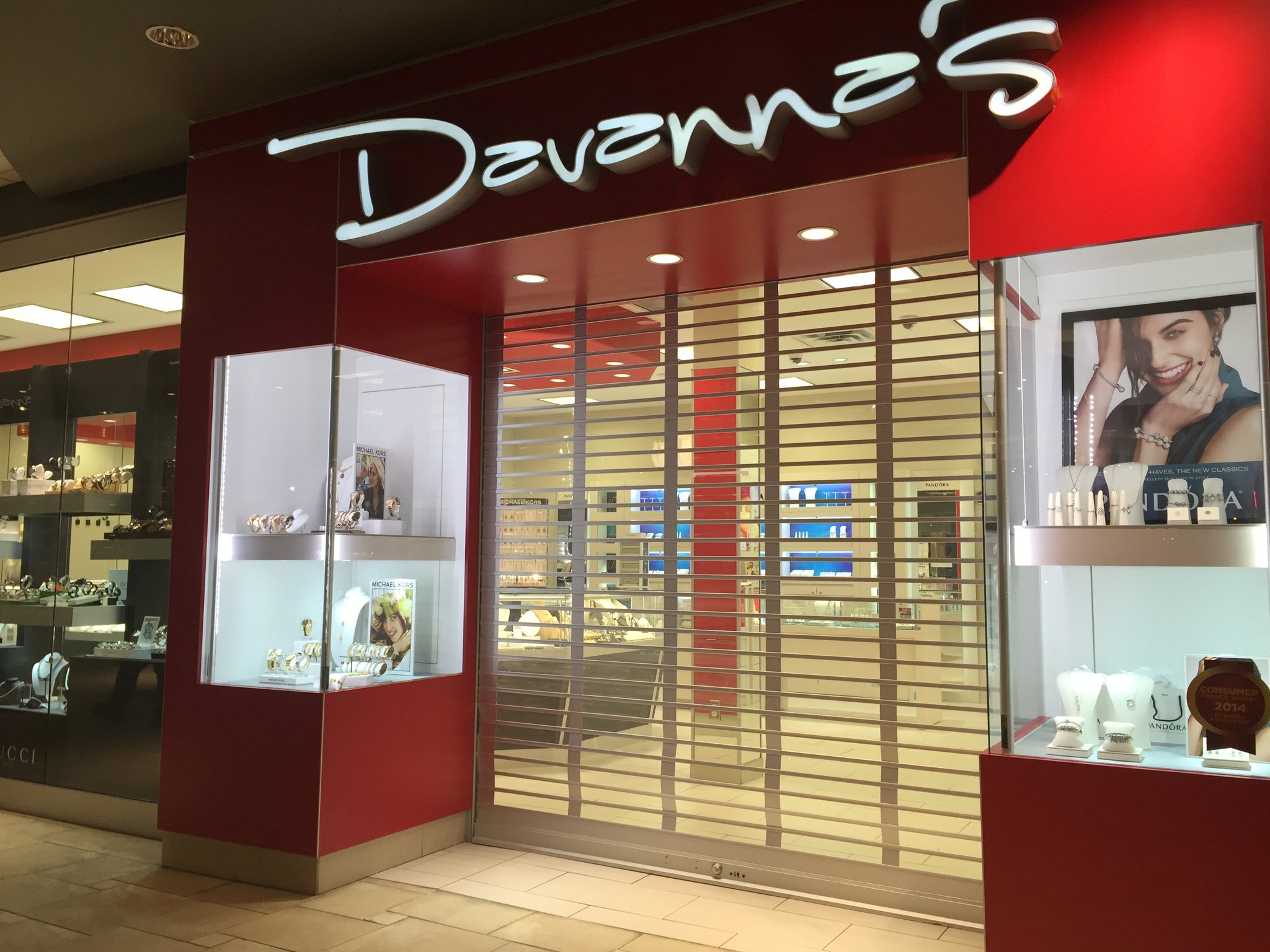 Pandora avalon deals mall