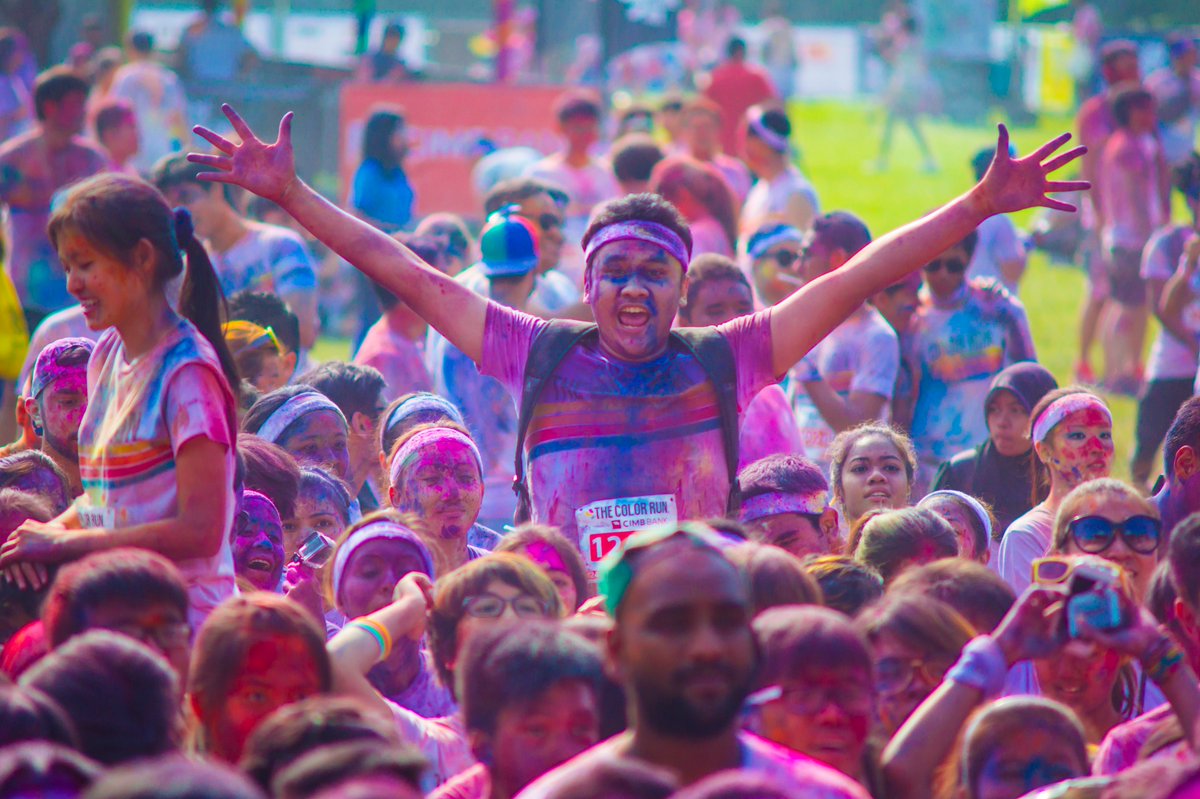 TheColorRunSG's tweet image. One big hug to all our color runners! Thank you for being the awesome you &amp;lt;3 #InternationalDayOfHappiness