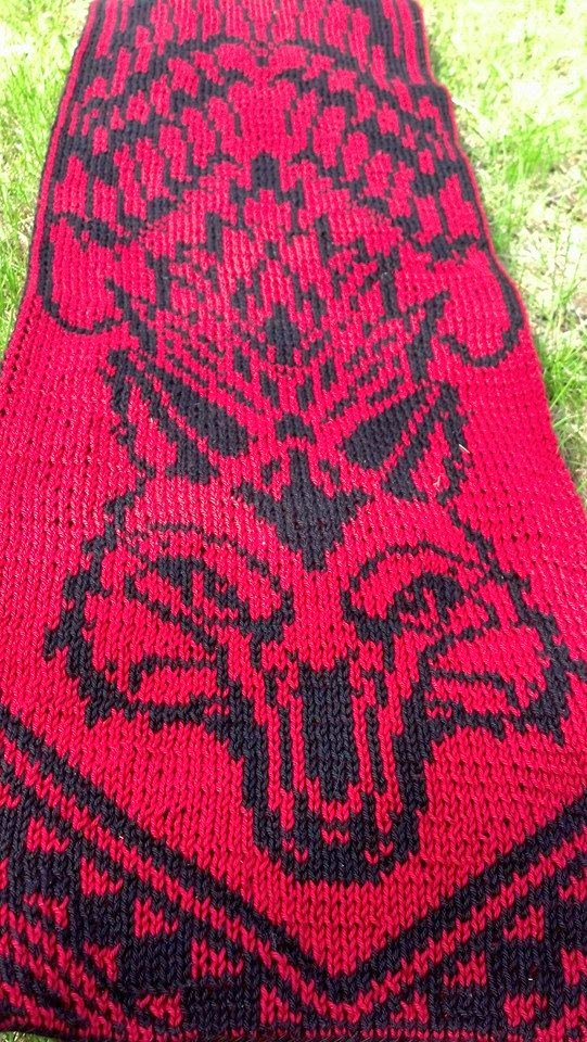 Stitched_Up16's tweet photo. #Awesome #Scalf with wolf pattern, great colour combo! https://t.co/LTBat4eqHj