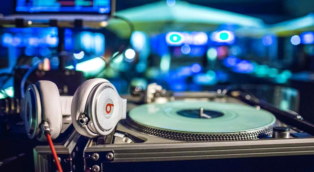 TopgolfArizona's tweet photo. #DJQWard is at #TopgolfScottsdale!
#DJTypeTwo is at #TopgolfGilbert!
Come #shamROCK with us tonight!
#StPatricksDay https://t.co/eMUeoIdR2n