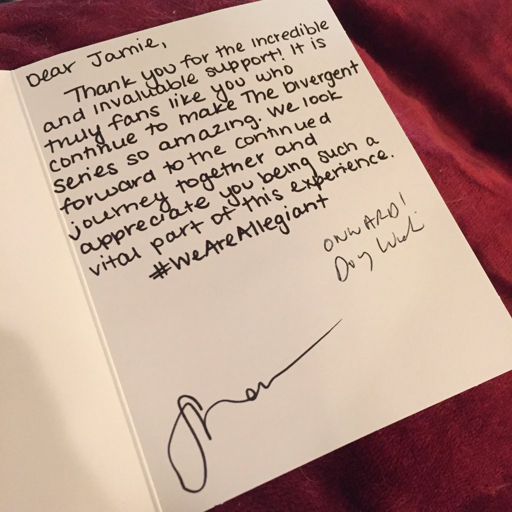 LadyofErudite's tweet photo. This is too cool! Thanks @Divergent, Shailene, and Doug Wick!!! https://t.co/wvM4ftJMqs