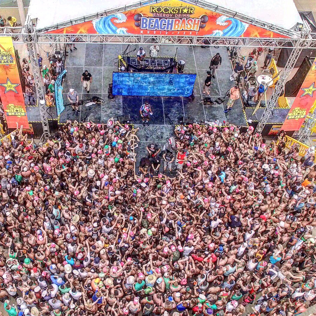 WakaFlocka's tweet photo. Damn!! #SouthPadreIsland 🔥🔥🔥 with @DJWhooKid #TurnupGodz #BigDawg #SpringBreak 🔥🔥🔥🎥🎥🎥 #Texas https://t.co/NUKRp1cXjB