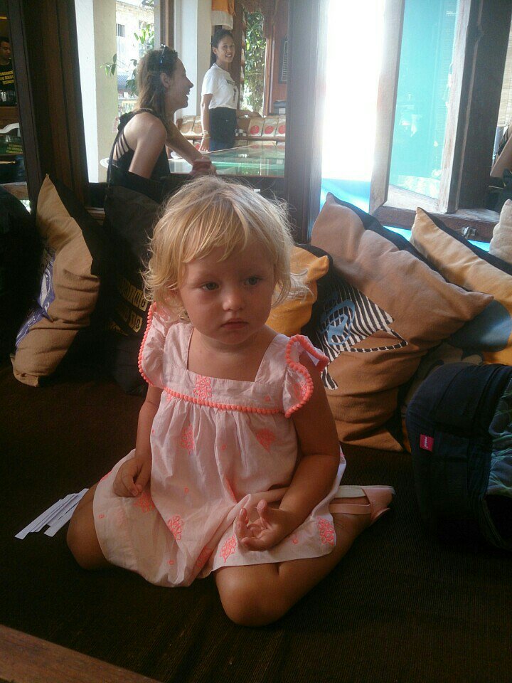 SVOBODA_PRO's tweet photo. Выгуливаем дочь в любимое место) (at @SenimanCoffee Studio in Ubud, Bali) https://t.co/MuRBoPrDPY https://t.co/mKf5Pyqfzy