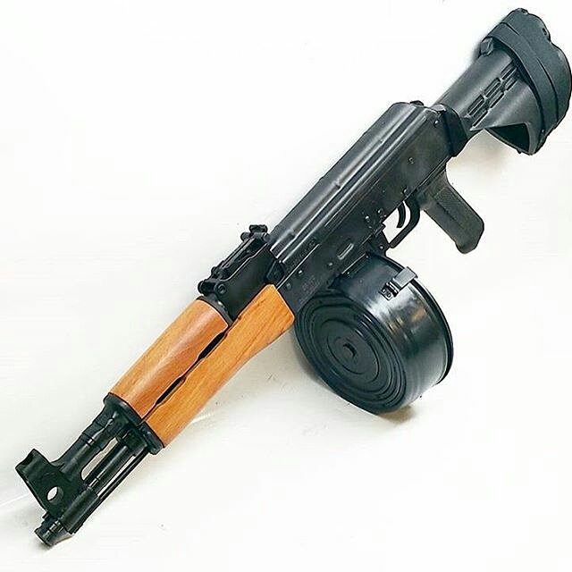 GunReloaded's tweet photo. ▪▪《Follow for more》▪▪
#gunsreloaded #guns #gunrelaoded #weaponsdaily #Military #ak47 #drako #WeaponVault #coolguns https://t.co/biTjHftJZu