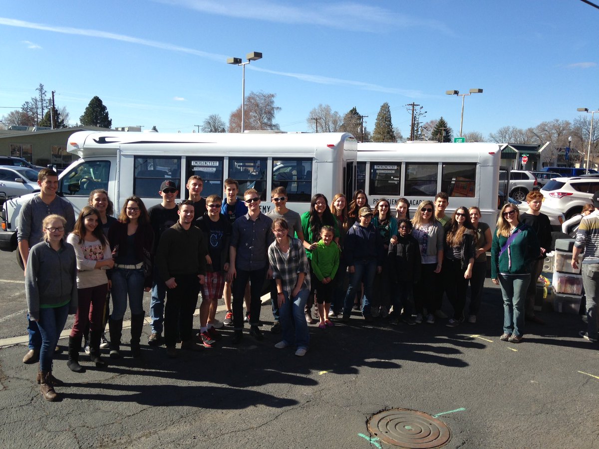 WeAreOneRPA's tweet photo. Big send off today #payitforward by students and staff to our first service trip - Mexico! #travelsafe https://t.co/lPVl7oZ0rB
