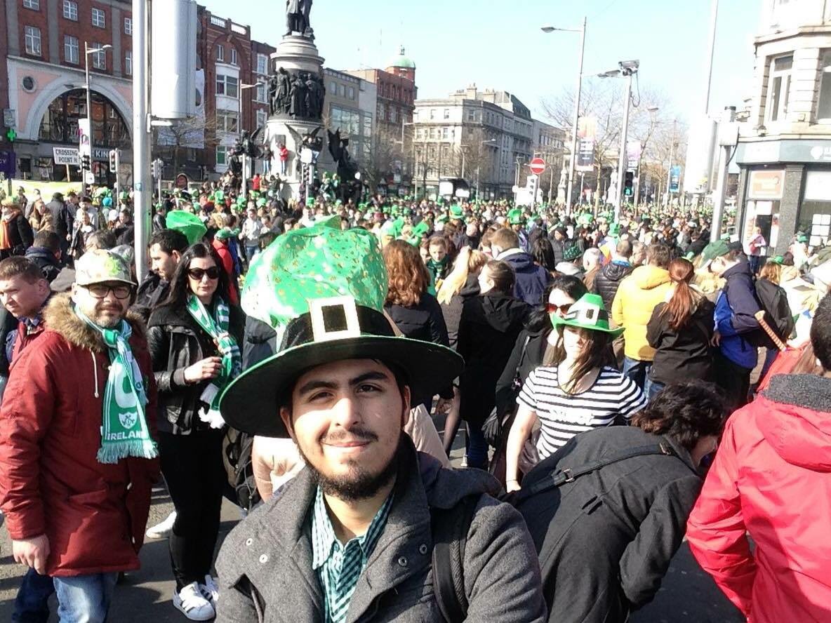 NachoMonsa's tweet photo. Salieron los duendes por todas partes! #StPatricksDay #Irlanda #chileno https://t.co/zXwjVKulyP