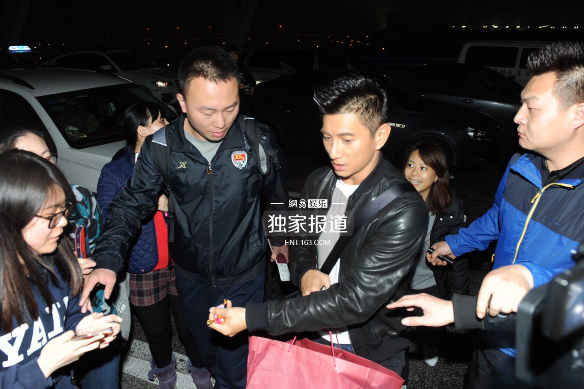 武侠天下 中華エンタメ情報 3月日にバリ島で結婚式を行う呉奇隆 ニッキー ウー と劉詩詩 リウ シーシー は3月17日にバリ島に向けて出発した 結婚式当日 果たしてどんな大物スターたちが参加するんでしょうか T Co Sj2n0qgf5m T