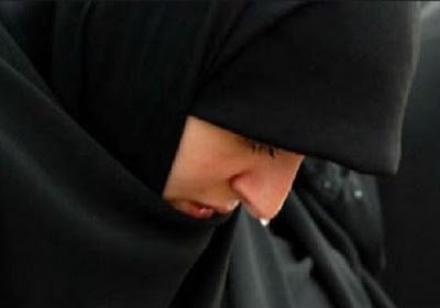 dedededeuh12's tweet photo. Bagaimanakah Hukumnya Shalat Sambil Menangis? Apakah Sah? https://t.co/oEGUsFK91h https://t.co/D0MEbZNCOE