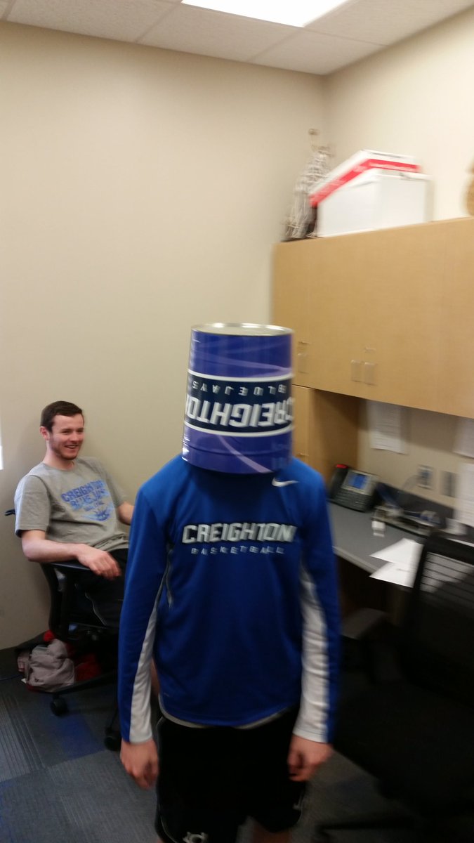 cucoachmac's tweet photo. My man @CMTJoe working hard in the office today!! #manajays https://t.co/1RshgWUnnA