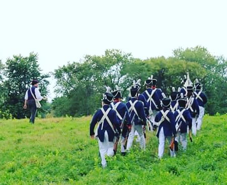 ScoutBrigade's tweet photo. 6th US Infantry on the move! #sbfg #scoutbrigadeoffortgeorge #scoutscanada #boyscoutsofamerica  #livinghistory https://t.co/ozlDNzwDN7