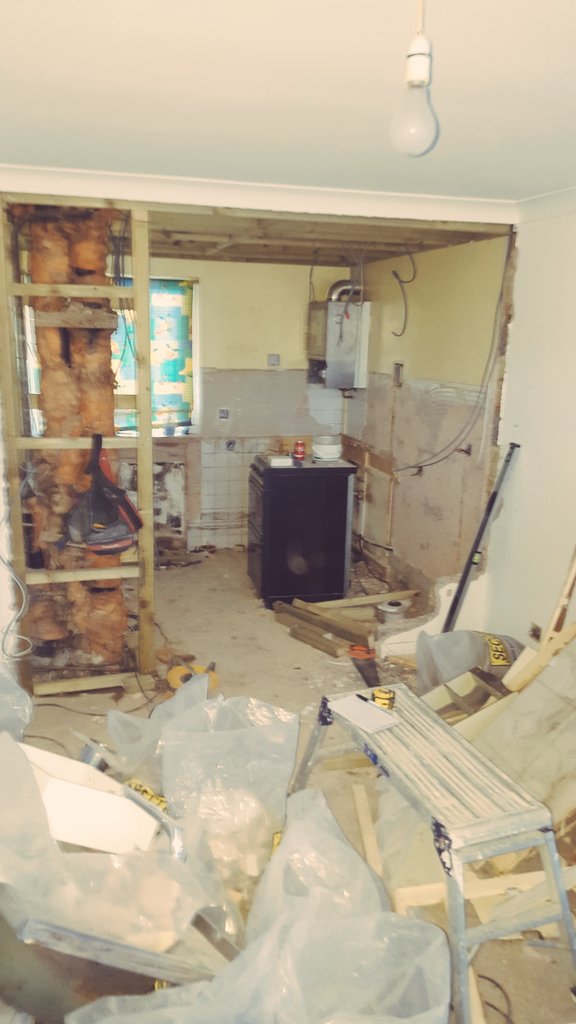 SelfeCarpentry tweet picture