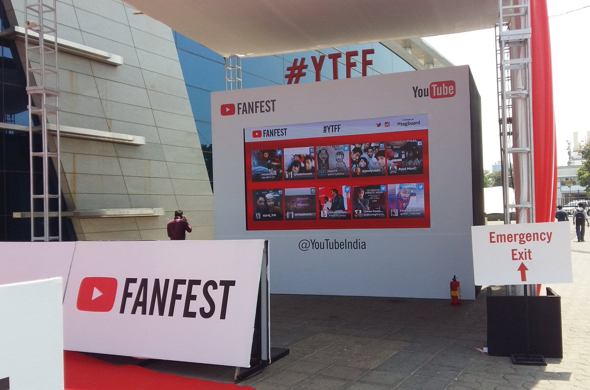 Youtube Fanfest Your Best Ytff Tweets Will Be Displayed At The Ytffredcarpet And At The Show So Watch Live And Tweet Away T Co Cwpzbalsxj