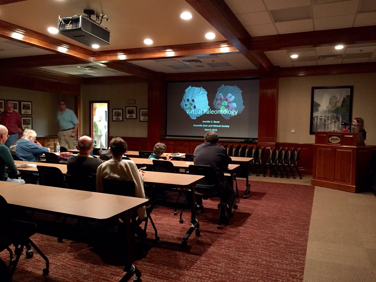 PaleoJB's tweet photo. KGMS talk went very well, really great questions afterward! https://t.co/NmqbtbCPq5