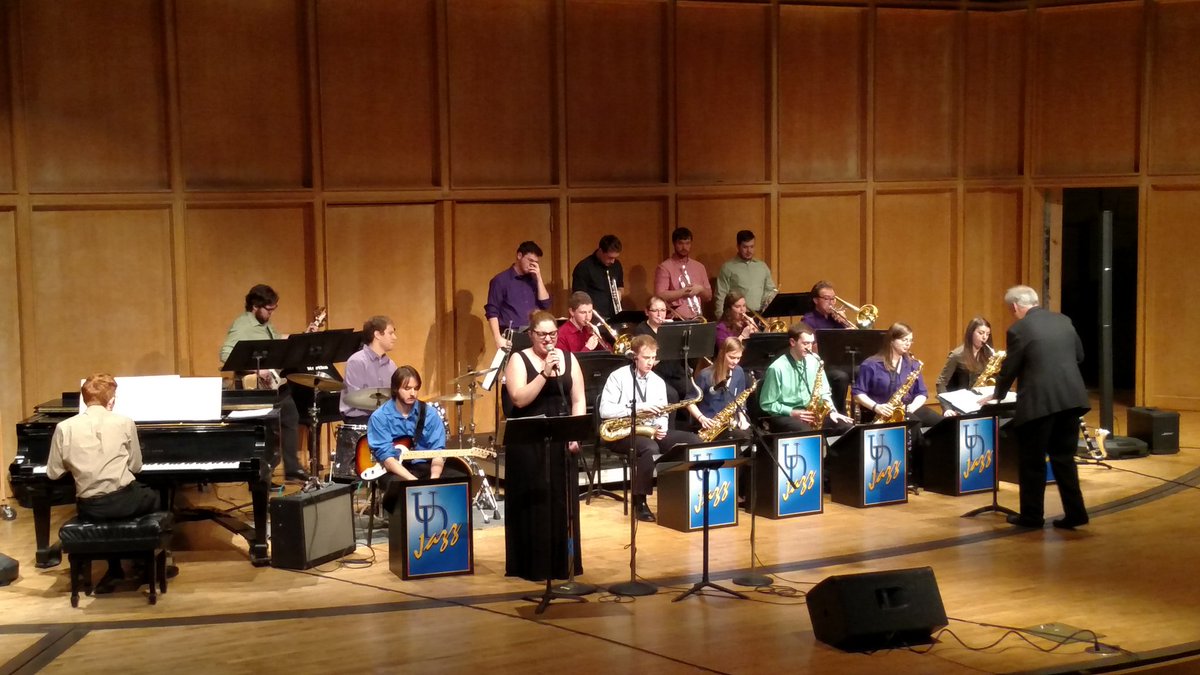Jazz concert tonight was hot!