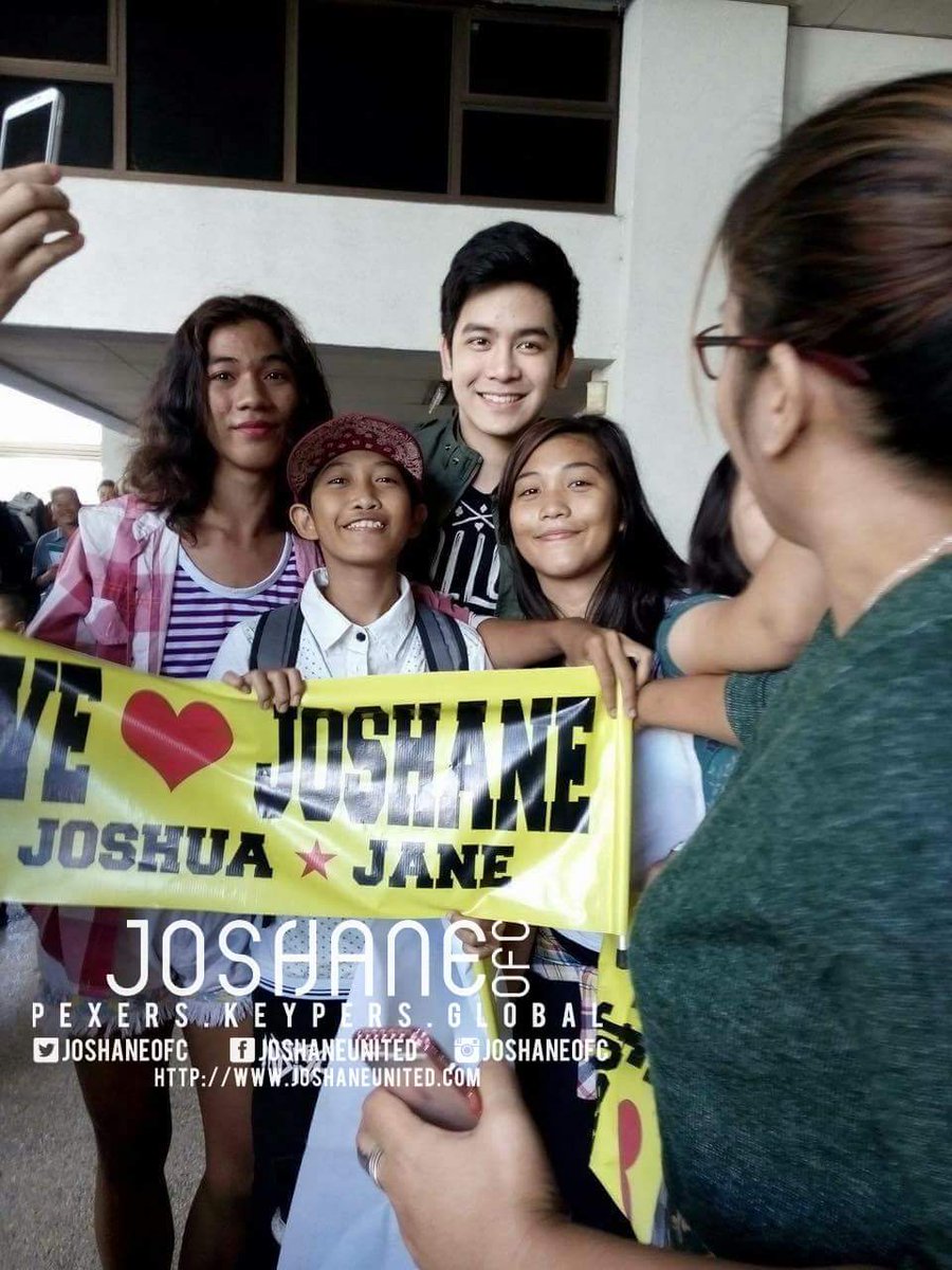 joshaneOFC's tweet photo. Mobbed! @iamjoshuagarcia 

Thanks @OFCJoshAneCEBU.  Metro Ayala bound. https://t.co/bVt9lBzyDm
