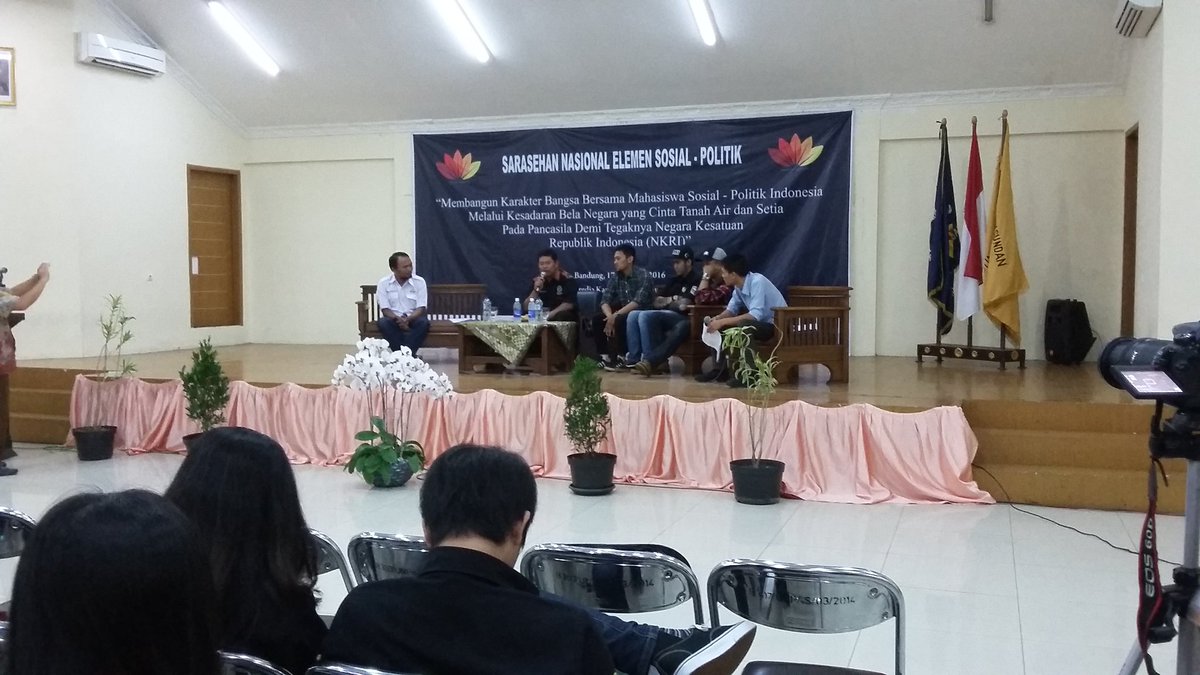 PROVOCATIENTS16's tweet photo. Seminar sarasehan nasional elemen sosial politik Sedang berlangsung :) https://t.co/seOVecooZ3