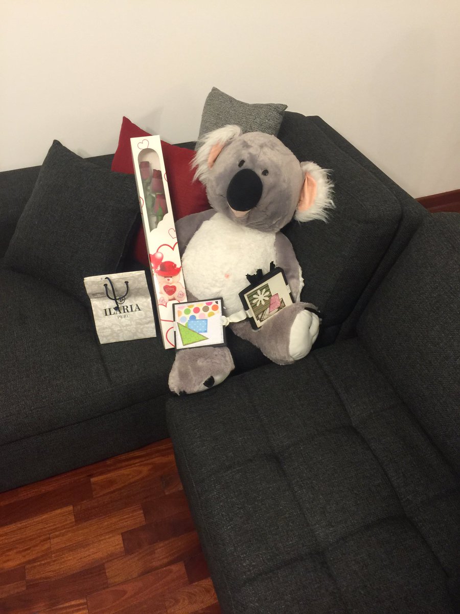 NicolaPorcella's tweet photo. Gracias por estos regalitos 😍😍 https://t.co/EJ6525rOLn