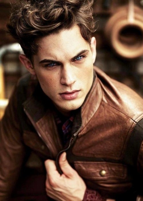 alec нerondale. tweet media