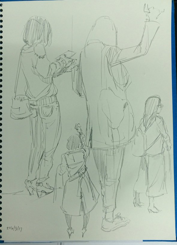 昨日久しぶりに電車でデッサンを描いた。
Been a while since doing train sketches. Sketched yesterday. 