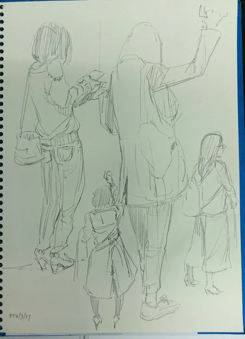 昨日久しぶりに電車でデッサンを描いた。
Been a while since doing train sketches. Sketched yesterday. 