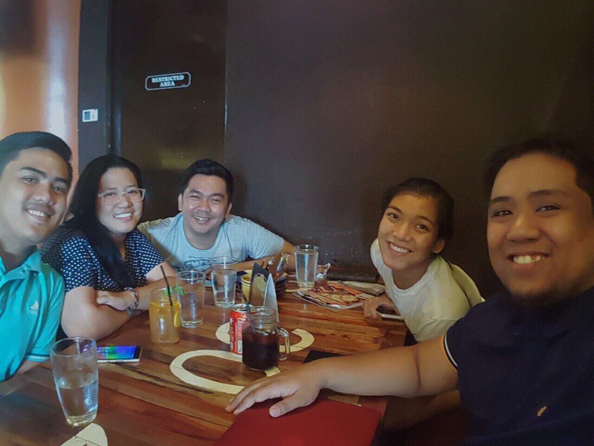 AlyssaValdez2's tweet photo. @crosscourtph family. 😊 https://t.co/GdDzP4JQFb