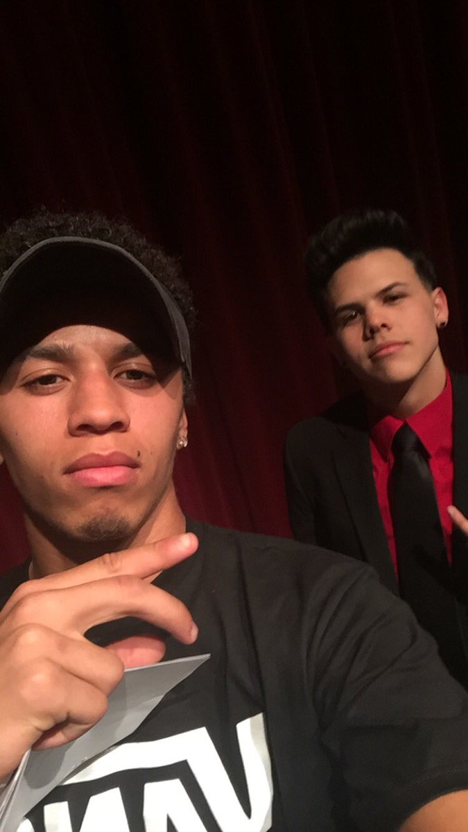 dorseyrandall3's tweet photo. A picture of the real winner #mrhawk @dylan_dubois https://t.co/uDVwm7clRX